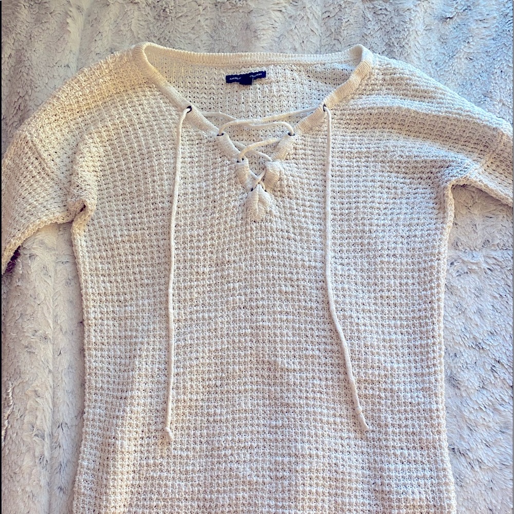 Not baggy, more on the fitted side but nothing revealing or too snug